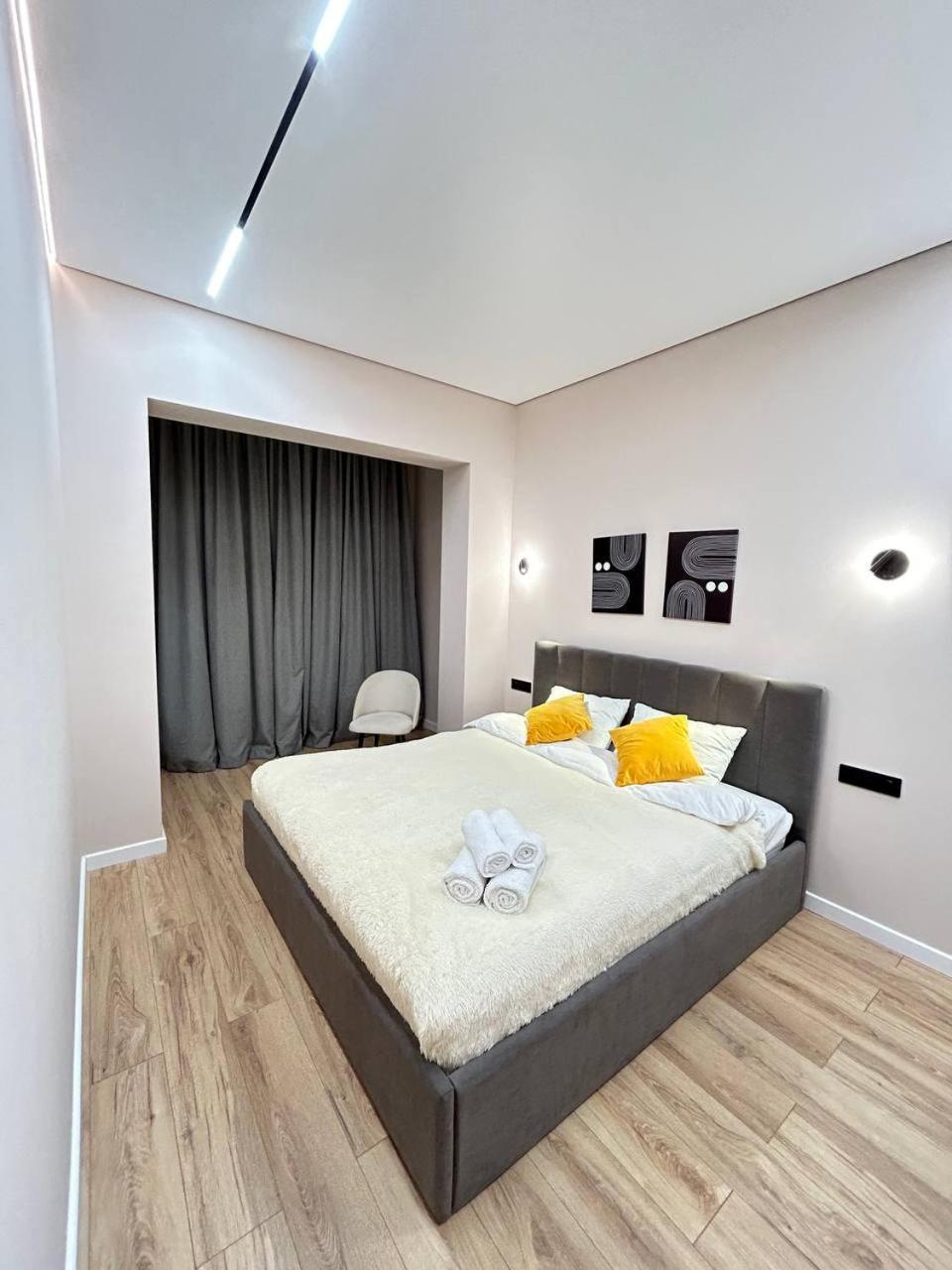 Comfort 2-room Apartment *